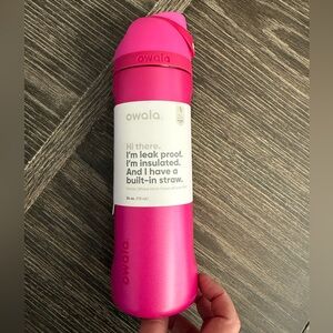 Brand new Owala 24oz Read My Lips Tumbler